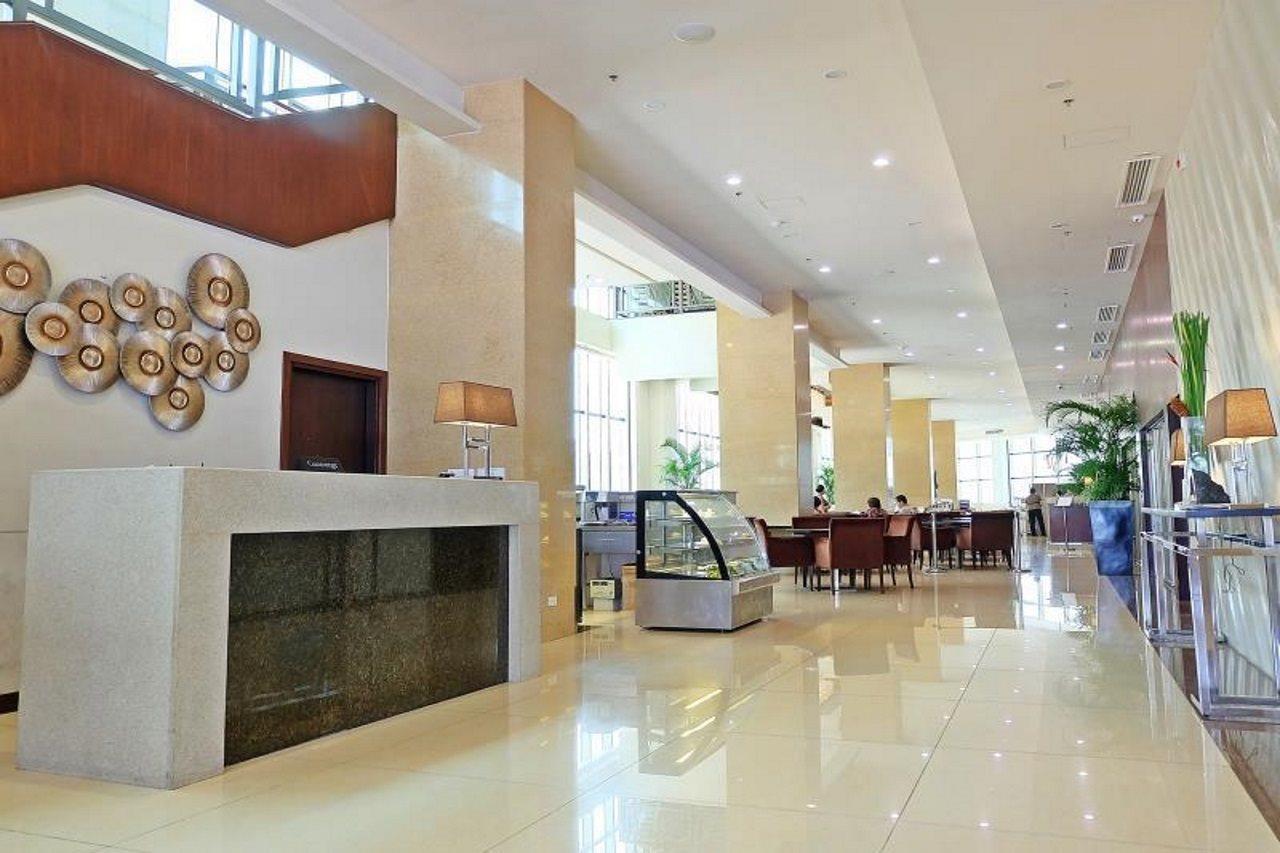 Mandarin Plaza Hotel Cebu Exterior photo